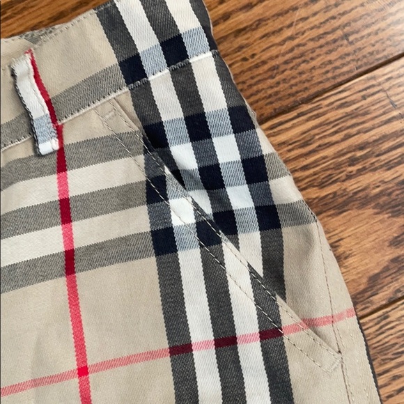 ❌SOLD❌BURBERRY shorts. - Picture 5 of 5